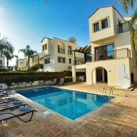 Paralia, Spacious 4bdr Villa, Close To Fig Tree Bay Protaras