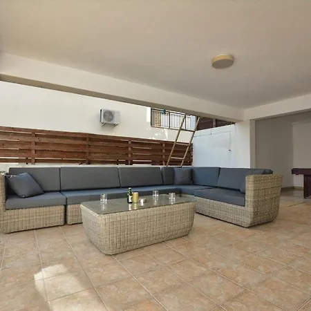 Paralia, Spacious 4bdr Villa, Close To Fig Tree Bay Villa Protaras
