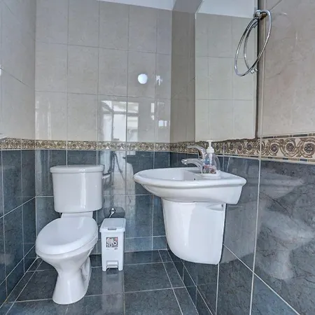 Paralia, Spacious 4bdr Villa, Close To Fig Tree Bay Protaras