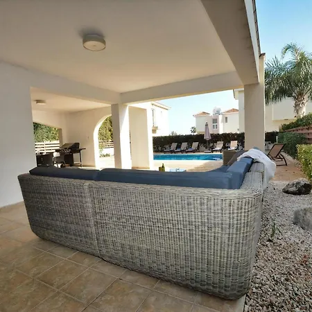 Paralia, Spacious 4bdr Villa, Close To Fig Tree Bay Villa *