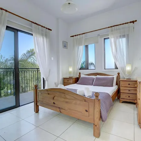 Paralia, Spacious 4bdr Villa, Close To Fig Tree Bay * Protaras